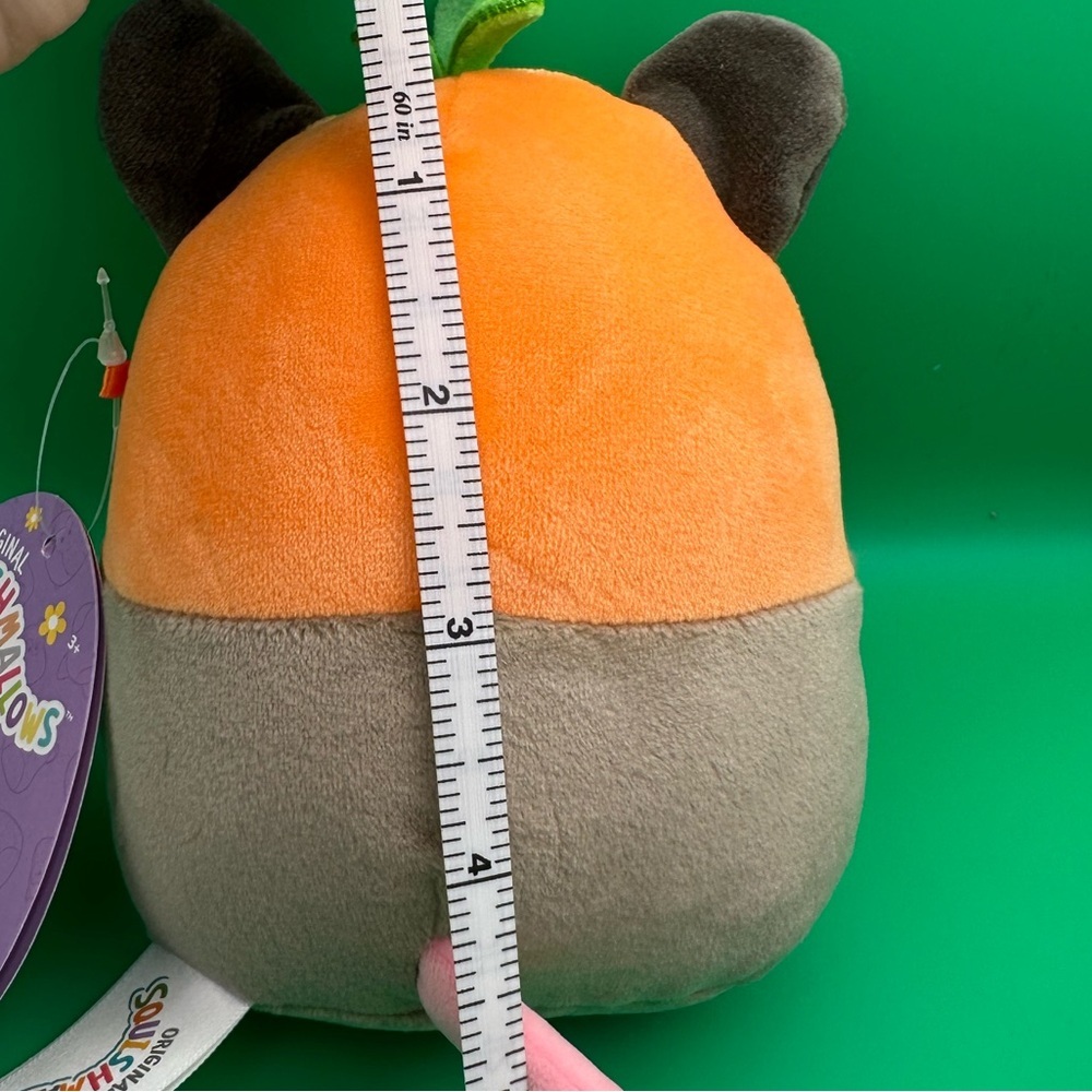 Squishmallows Luanne Carrot Hat Grey Opossum 4 inch long tail NWT - Picture 4 of 4